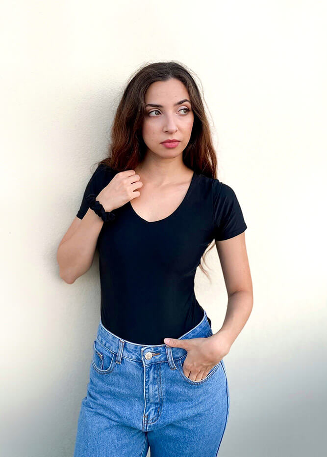 V Neck Short Sleeve Thong Bodysuit